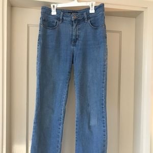 Women's size 8 light wash mom jeans
